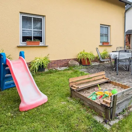 Schoenes In Mit Garten, Terrasse Und Grill Appartement Lutzerath